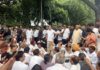 छात्रों पर लाठीचार्ज का विरोध, राहुल गांधी के नेतृत्व में कई सांसदों ने प्रधानमंत्री आवास तक निकाला मार्च Rahul Gandhi and more MPs marched