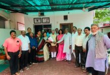 सेवा निवृत्त कर्मचारी कल्याण संघ, भिलाई ने पूर्व विधानसभा अध्यक्ष धरमलाल कौशिक से सौजन्य भेंट कर सौंपा ज्ञापन Retired Employees Welfare Association met MLA Kaushik