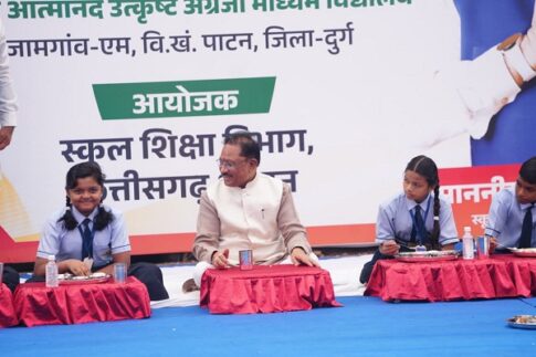 नई पीढ़ी का भविष्य संवारना ही हमारी सबसे बड़ी जिम्मेदारी : मुख्यमंत्री विष्णुदेव साय 2 CM Sai at State Level School Enrollment Festival
