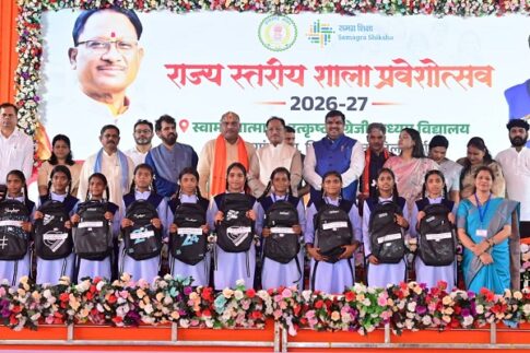 नई पीढ़ी का भविष्य संवारना ही हमारी सबसे बड़ी जिम्मेदारी : मुख्यमंत्री विष्णुदेव साय 1 CM Sai at State Level School Enrollment Festival