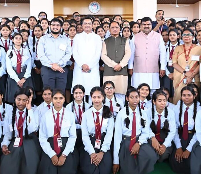 Students at Vidhansabha Raipur