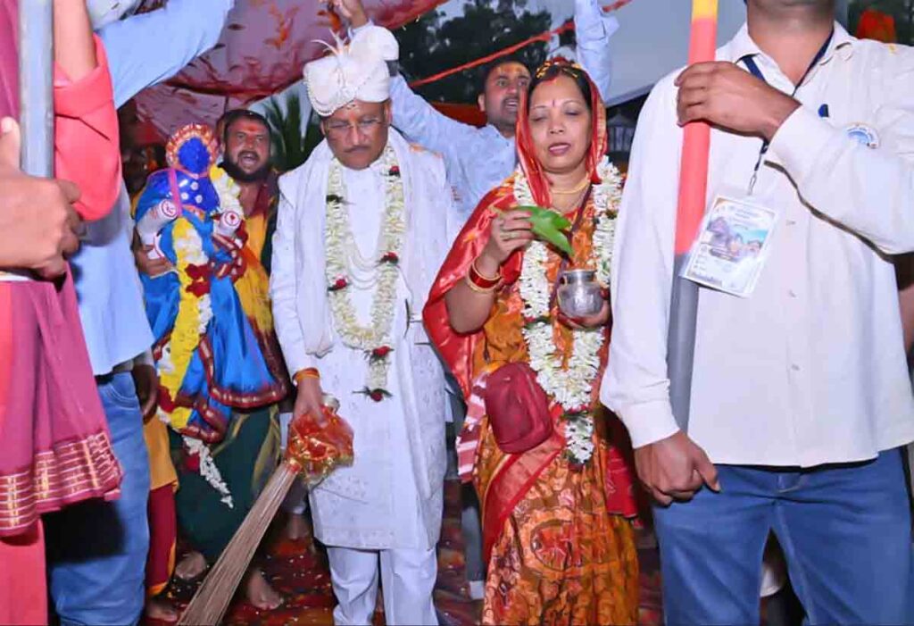 cm say ne dokda rathyatra : सीएम साय ने दोकड़ा रथयात्रा में निभाई गजपति महाराजा की परंपरा, खींचा भगवान जगन्नाथ का रथ