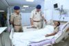 पुलिस कमिश्नर संजीव शुक्ला ने अस्पताल पहुंचकर घायल पुलिस जवानों का जाना हाल police commissioner