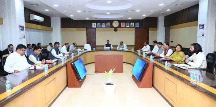 say cabinet ke bade faisle say cabinet ke bade faisle