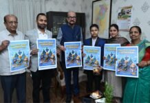 राज्यपाल डेका ने 12 वर्षीय छात्र मास्टर दिव्यांश की पुस्तक ‘थॉट्स अबाउट गॉड‘ का किया विमोचन Thoughts about God ka Vimochan