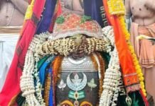 बाबा महाकाल का भांग, चंदन और आभूषणों से दिव्य शृंगार, भस्म आरती में बड़ी संख्या में शामिल हुए श्रद्धालु baba mahakal