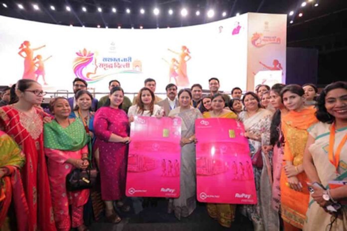 delhi mein mahila yatriyon delhi mein mahila yatriyon