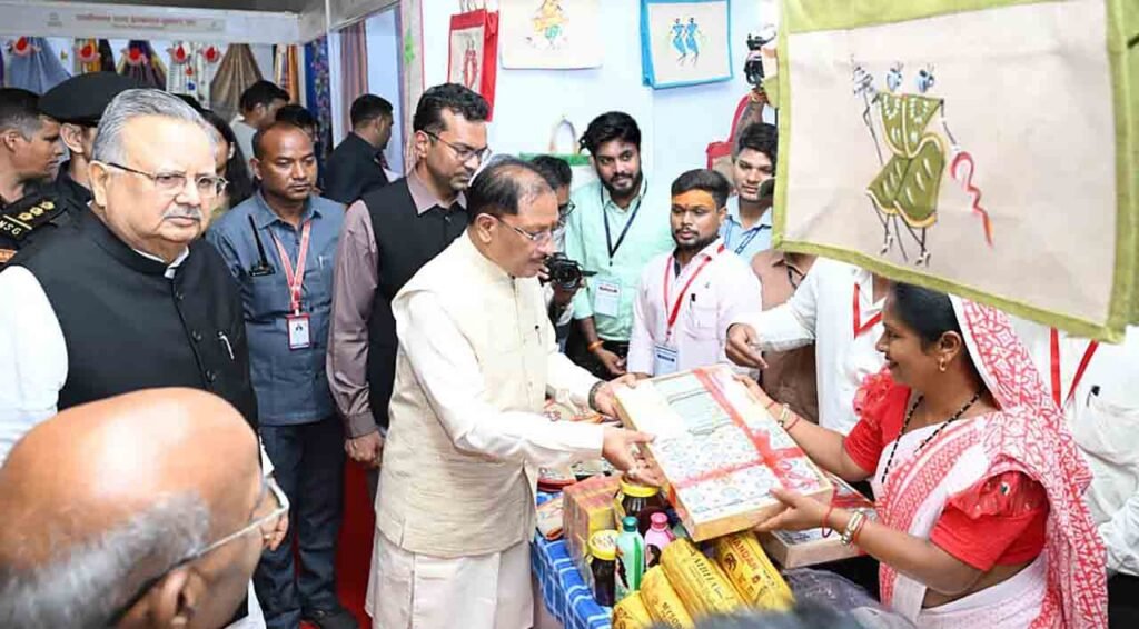 कोसा की चमक अब वैश्विक बाजार तक : मुख्यमंत्री ने लॉन्च किया छत्तीसगढ़ का प्रीमियम हैंडलूम ब्रांड 'कोशल फैब' 2 kosa ki chamak : कोसा की चमक अब वैश्विक बाजार तक : मुख्यमंत्री ने लॉन्च किया छत्तीसगढ़ का प्रीमियम हैंडलूम ब्रांड 'कोशल फैब'