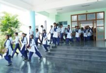 संघर्ष से कक्षाओं तक: कैसे आस्था गुरुकुल दंतेवाड़ा में जीवन का पुनर्निर्माण कर रहा है Aastha Gurukul Dantewada