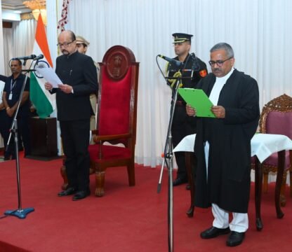 Rajyapal deka : राज्यपाल डेका ने न्यायाधिपति कृष्न राम महापात्र को छत्तीसगढ़ उच्च न्यायालय के मुख्य न्यायाधीश पद की दिलाई शपथ