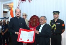 राज्यपाल डेका ने न्यायाधिपति कृष्न राम महापात्र को छत्तीसगढ़ उच्च न्यायालय के मुख्य न्यायाधीश पद की दिलाई शपथ