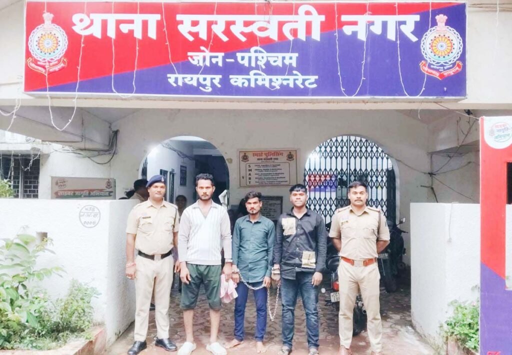 गणेश उत्सव से पहले रायपुर पुलिस का बड़ा एक्शन, असामाजिक तत्वों पर कसा शिकंजा 1 ganesh utsav : गणेश उत्सव से पहले रायपुर पुलिस का बड़ा एक्शन, असामाजिक तत्वों पर कसा शिकंजा