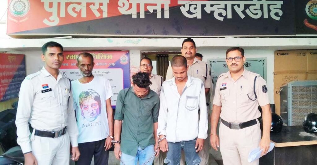 गणेश उत्सव से पहले रायपुर पुलिस का बड़ा एक्शन, असामाजिक तत्वों पर कसा शिकंजा 2 ganesh utsav : गणेश उत्सव से पहले रायपुर पुलिस का बड़ा एक्शन, असामाजिक तत्वों पर कसा शिकंजा