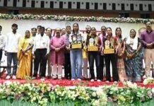 उप मुख्यमंत्री साव ने बहतराई खेल अकादमी के अंतरराष्ट्रीय पदक विजेता खिलाड़ियों का किया सम्मान, बढ़ाया हौसला Antarrashtriya Padak Vijeta Khiladiyon ka Samman