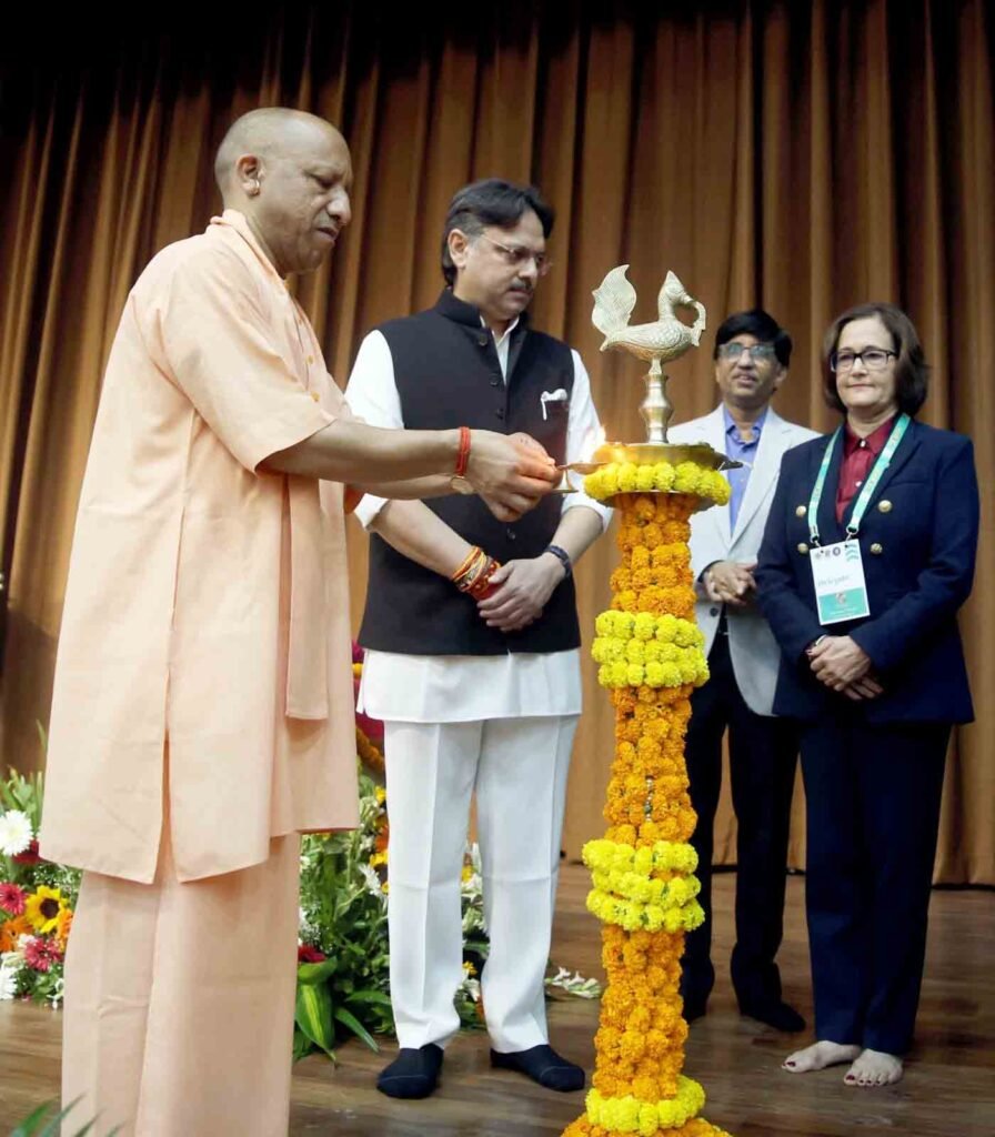 TechSangam sammelan : टेक संगम सम्मेलन से ‘विकसित भारत-विकसित उत्तर प्रदेश’ को मिलेगी नई दिशा; CM योगी ने किया LexQ सेंटर का शुभारंभ