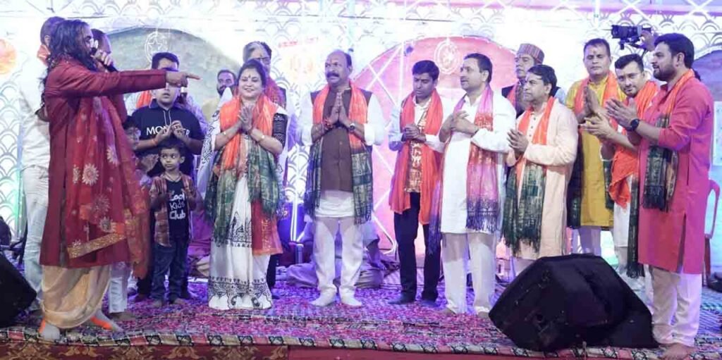 raipur ke the chhappan bhog : रायपुर के द छप्पन भोग में भक्ति की बही धारा, संगठन महामंत्री कर्मवीर सिंह ने किया दीप प्रज्वलन; श्रद्धा के साथ संपन्न हुआ जगराता